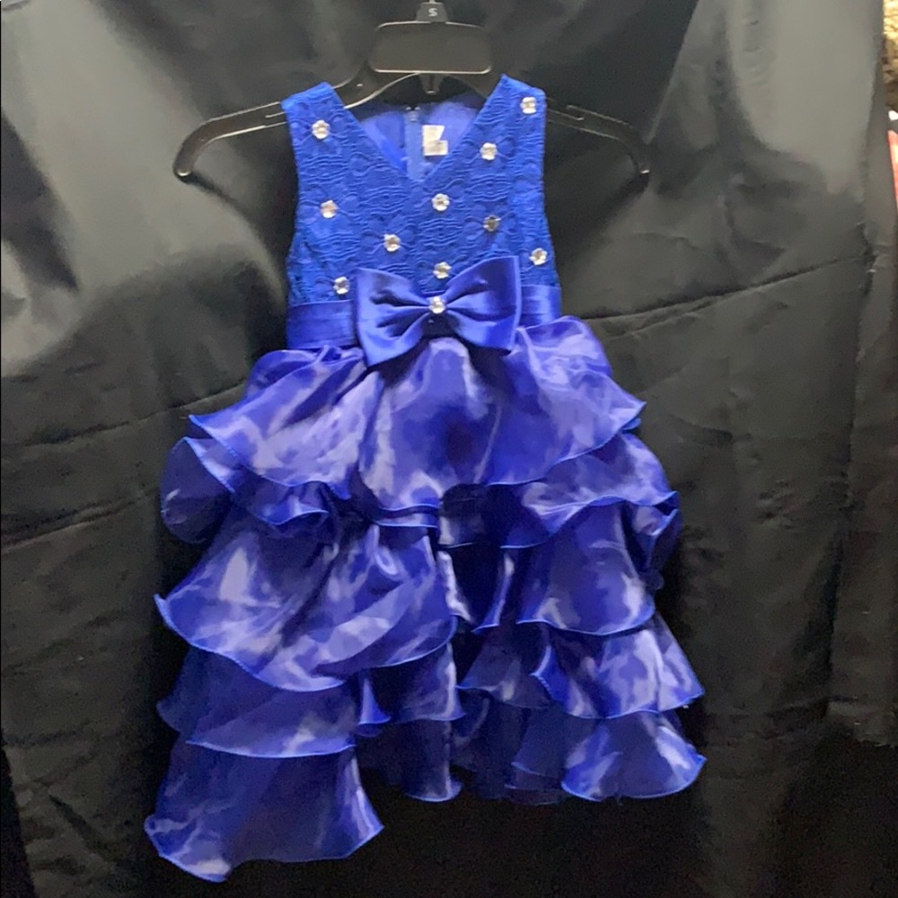 Beautiful girls dress euro size110